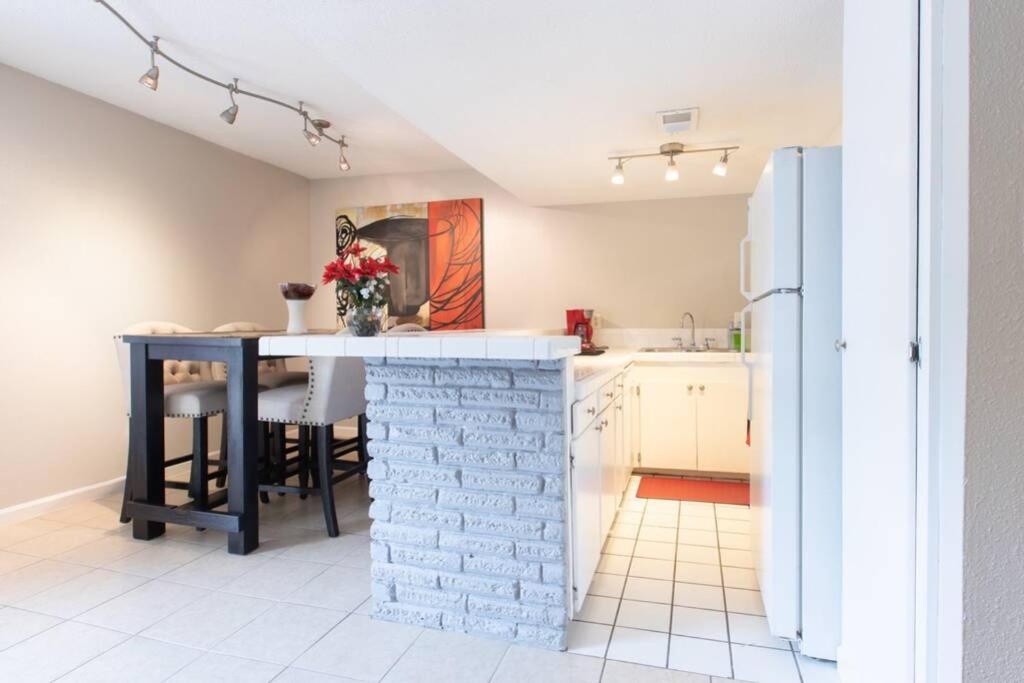 Urban 2Br Apartment In The Heart Of The Heights ヒューストン エクステリア 写真